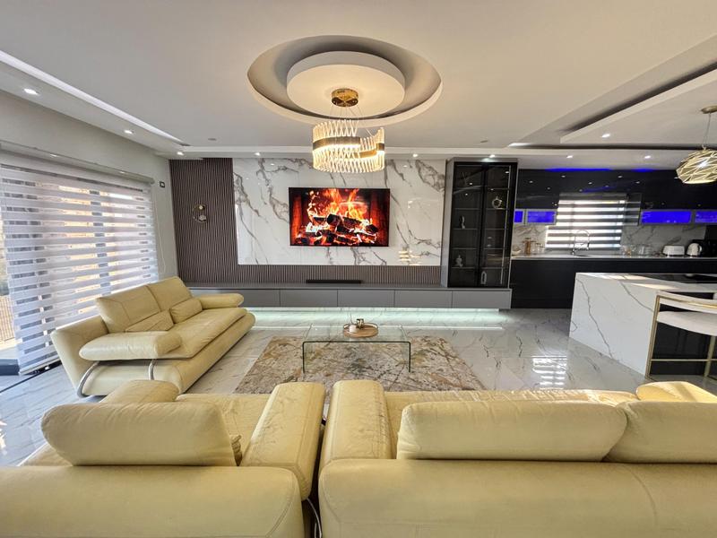6 Bedroom Property for Sale in Blue Valley Golf Estate Gauteng