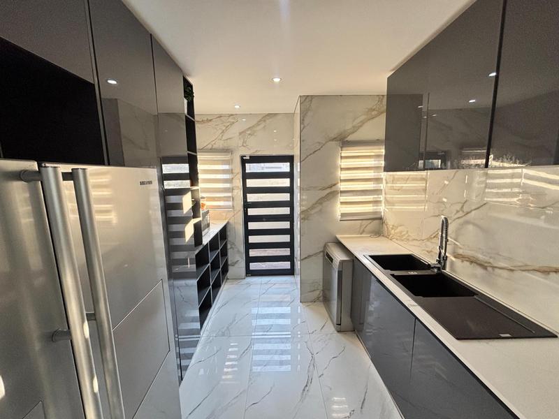 6 Bedroom Property for Sale in Blue Valley Golf Estate Gauteng