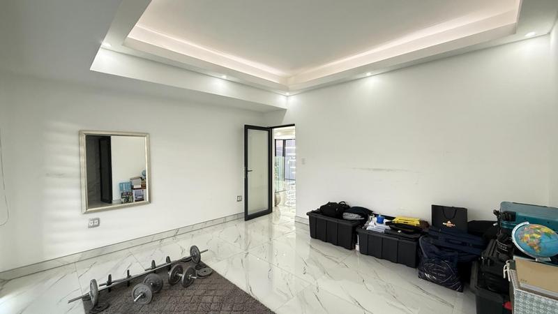 6 Bedroom Property for Sale in Blue Valley Golf Estate Gauteng