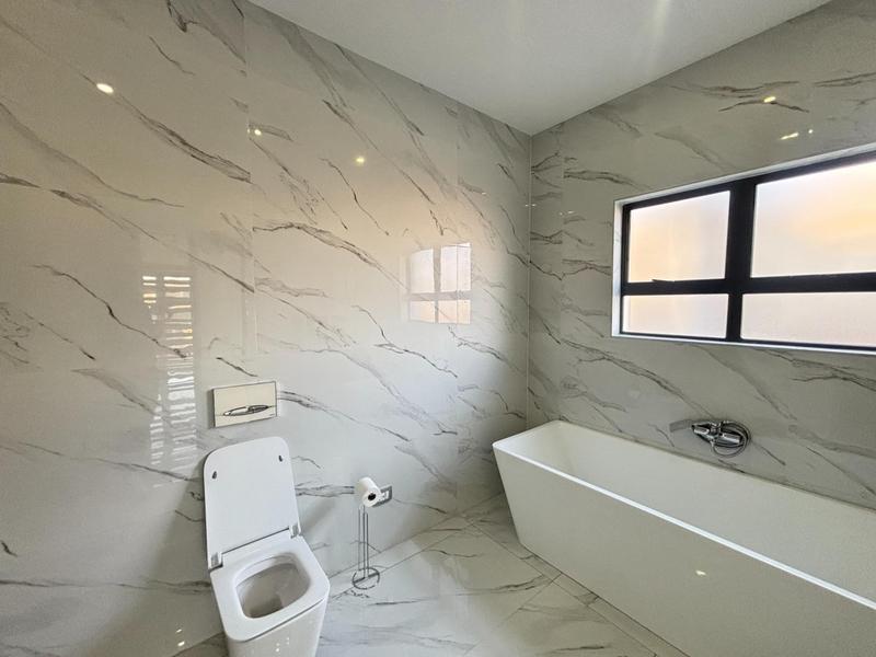 6 Bedroom Property for Sale in Blue Valley Golf Estate Gauteng