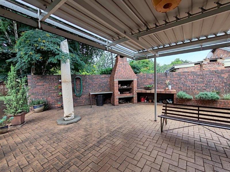 3 Bedroom Property for Sale in Wierda Park Gauteng