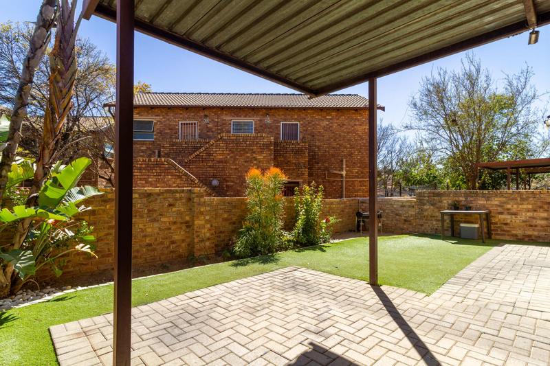 3 Bedroom Property for Sale in Wilgeheuwel Gauteng
