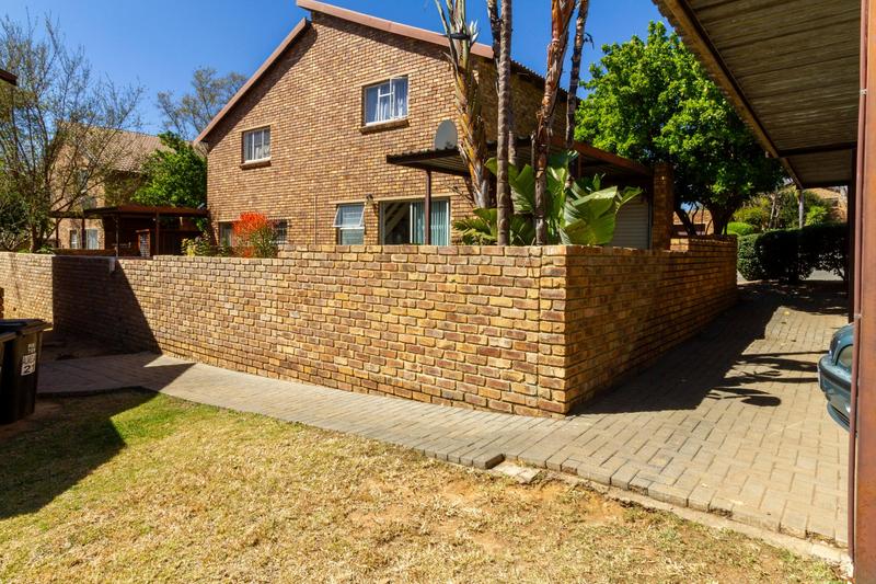 3 Bedroom Property for Sale in Wilgeheuwel Gauteng