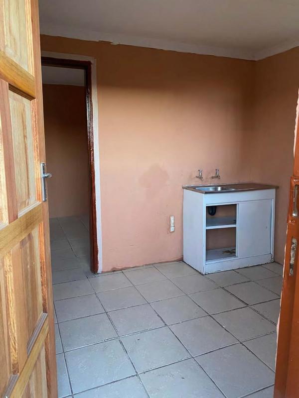 To Let 3 Bedroom Property for Rent in Protea Glen Gauteng