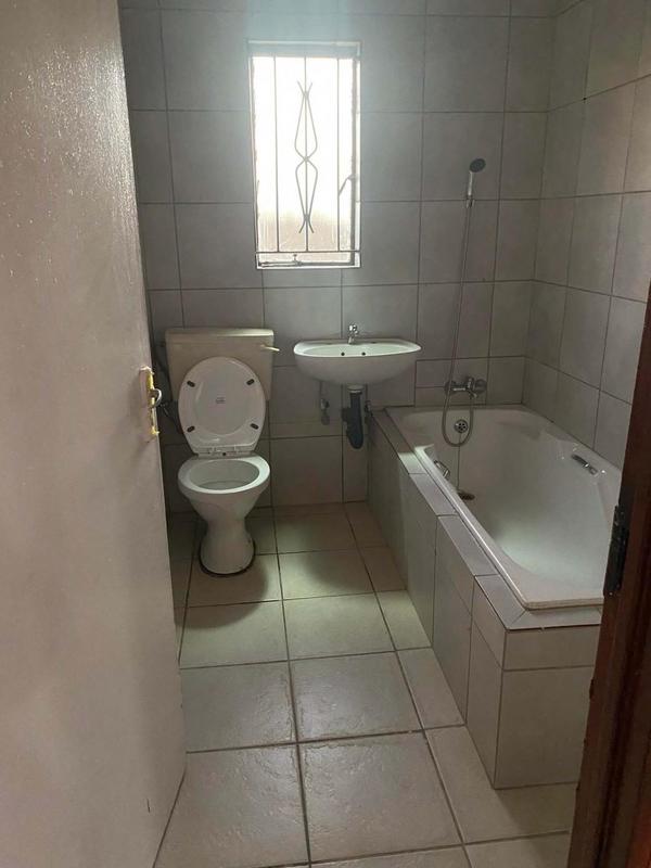 To Let 3 Bedroom Property for Rent in Protea Glen Gauteng