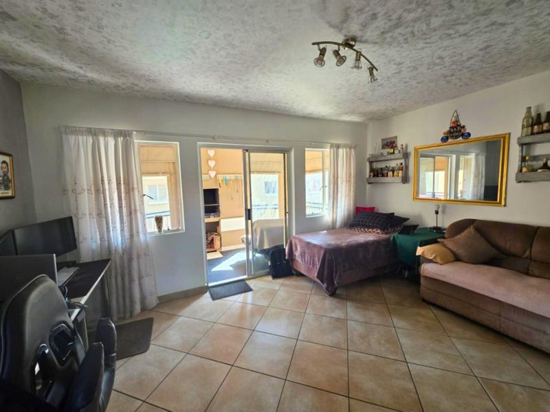 2 Bedroom Property for Sale in Glen Marais Gauteng