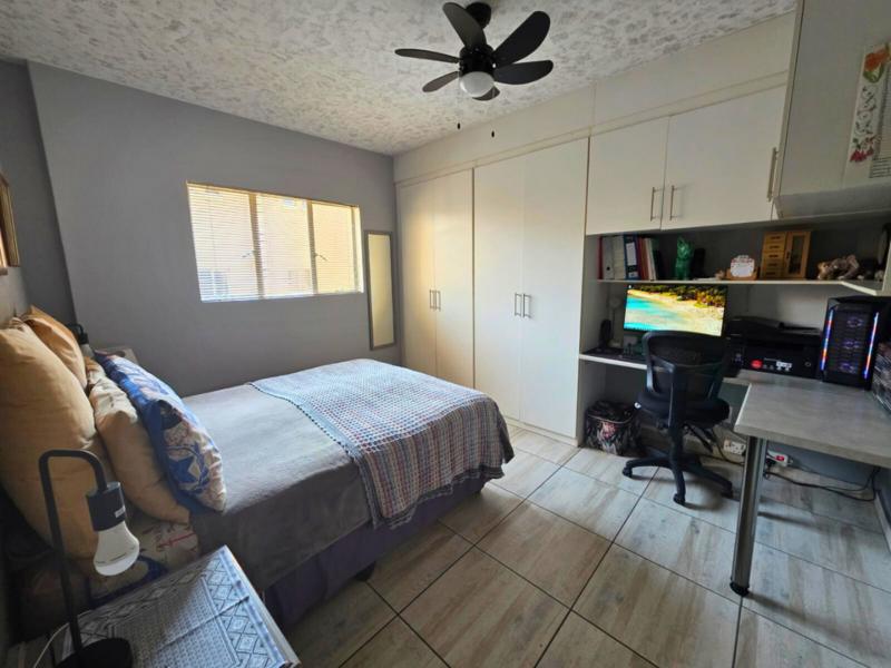 2 Bedroom Property for Sale in Glen Marais Gauteng