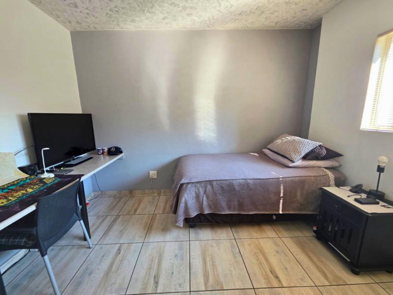 2 Bedroom Property for Sale in Glen Marais Gauteng