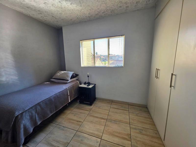 2 Bedroom Property for Sale in Glen Marais Gauteng