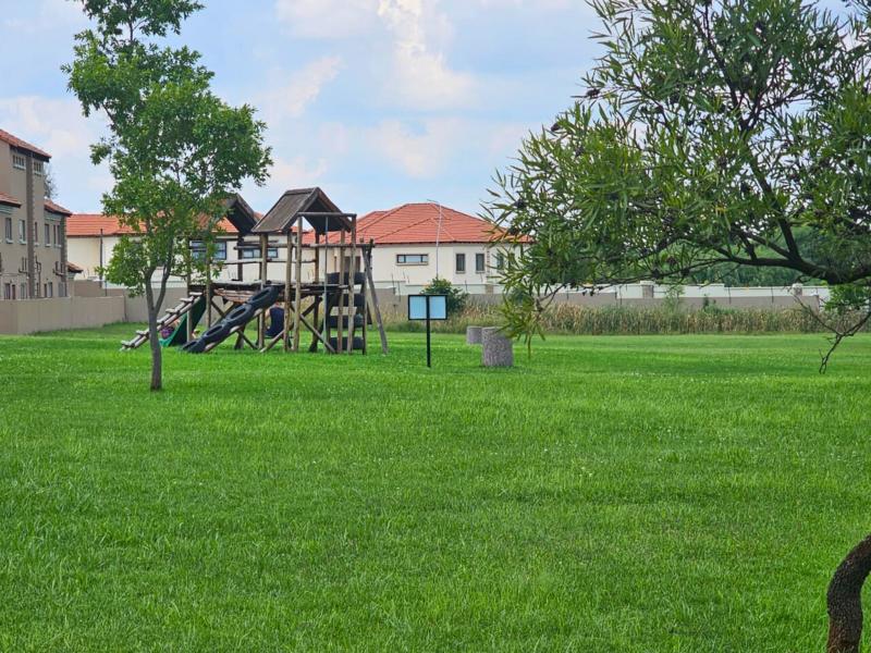2 Bedroom Property for Sale in Glen Marais Gauteng