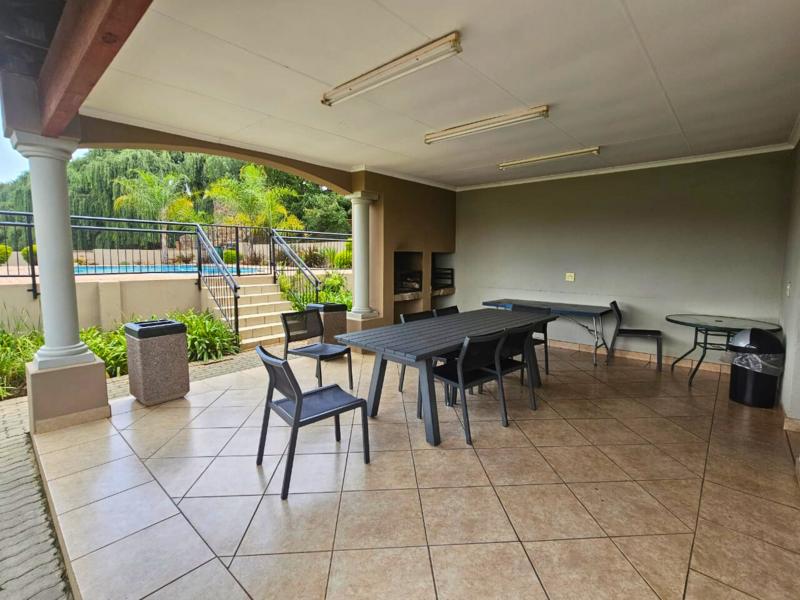 2 Bedroom Property for Sale in Glen Marais Gauteng