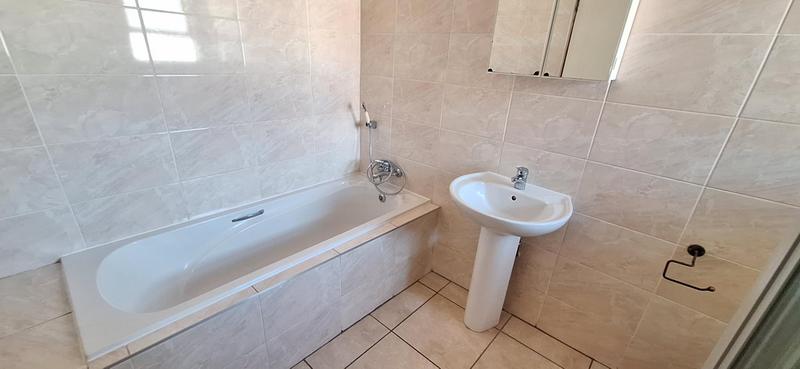 2 Bedroom Property for Sale in Garsfontein Gauteng