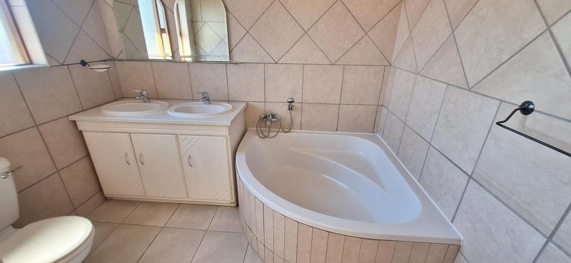 2 Bedroom Property for Sale in Garsfontein Gauteng