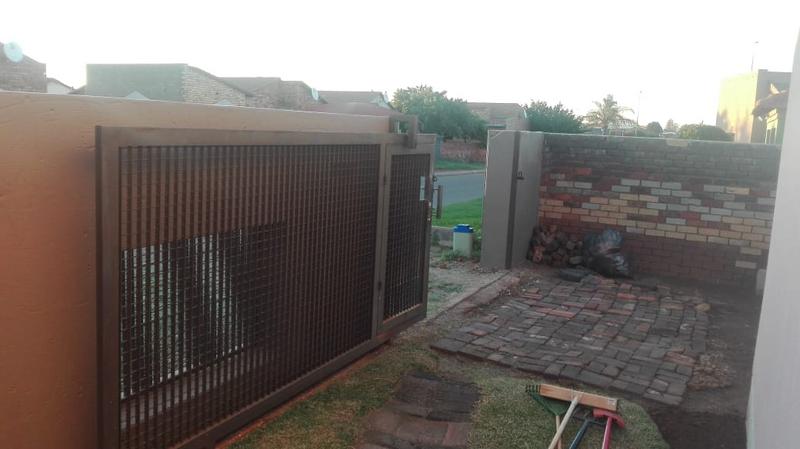 To Let 2 Bedroom Property for Rent in Vosloorus Gauteng