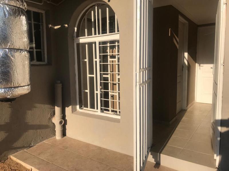 To Let 1 Bedroom Property for Rent in Moret Gauteng