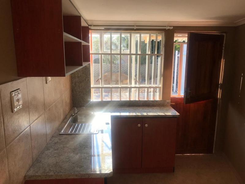 To Let 1 Bedroom Property for Rent in Moret Gauteng