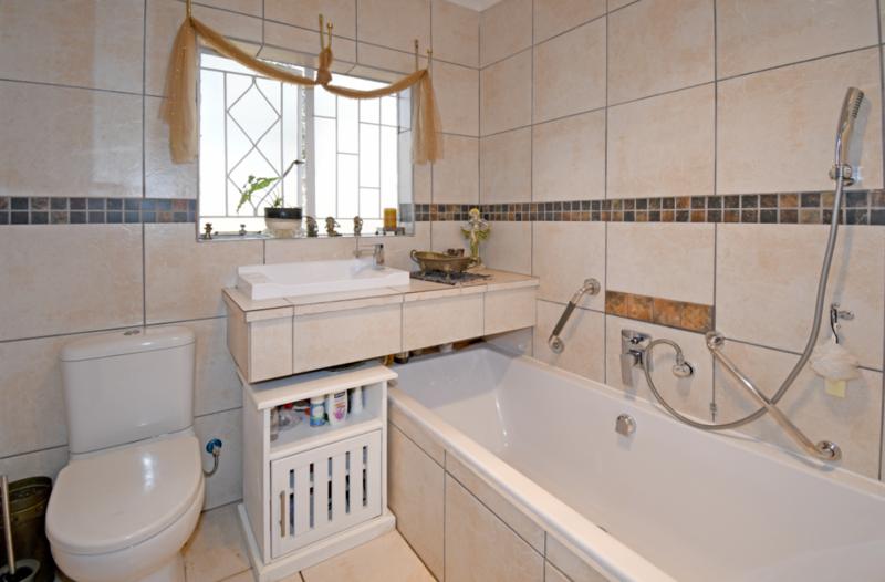 2 Bedroom Property for Sale in Klopperpark Gauteng