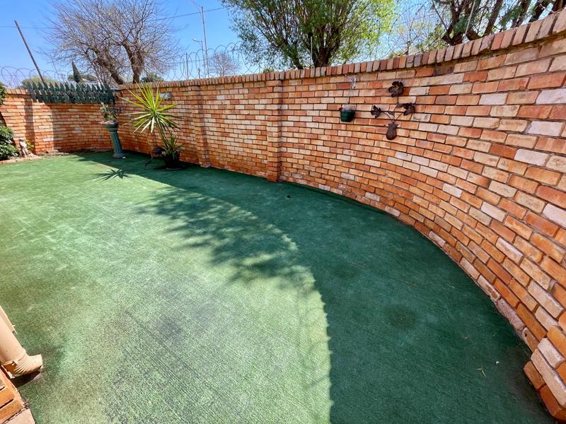 2 Bedroom Property for Sale in Krugersdorp North Gauteng