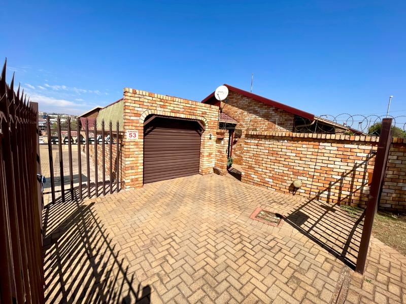 2 Bedroom Property for Sale in Krugersdorp North Gauteng