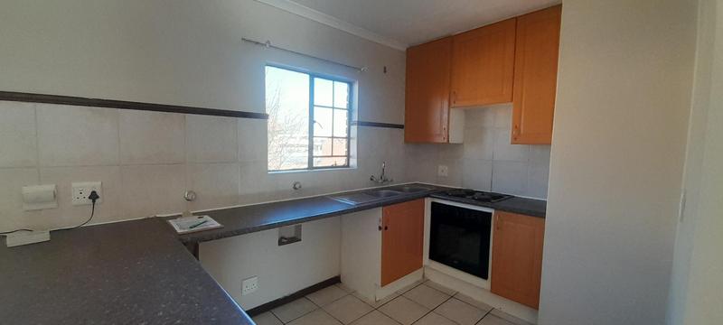 To Let 2 Bedroom Property for Rent in Die Hoewes Gauteng