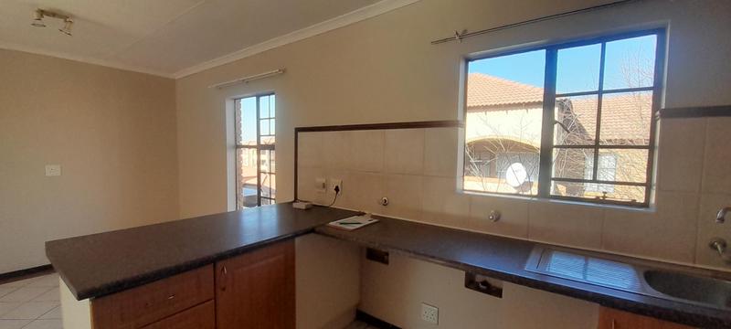 To Let 2 Bedroom Property for Rent in Die Hoewes Gauteng