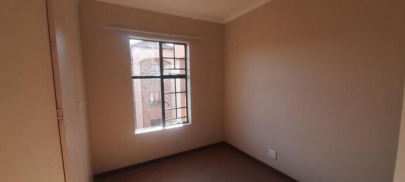 To Let 2 Bedroom Property for Rent in Die Hoewes Gauteng