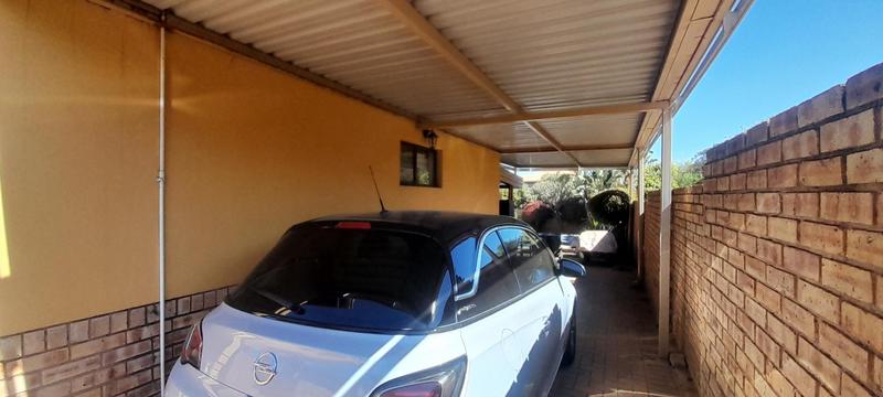 To Let 3 Bedroom Property for Rent in Amberfield Gauteng
