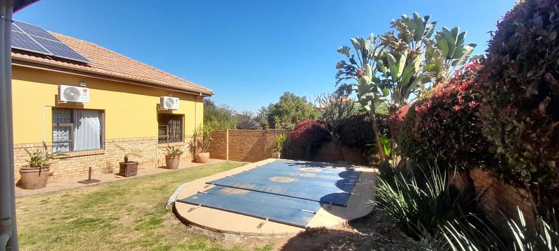 To Let 3 Bedroom Property for Rent in Amberfield Gauteng