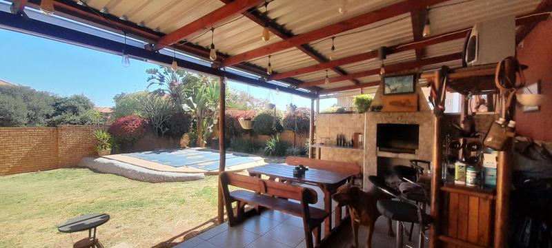 To Let 3 Bedroom Property for Rent in Amberfield Gauteng