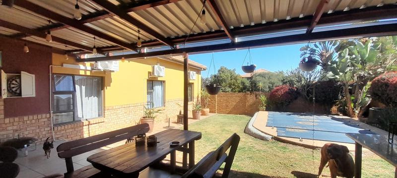 To Let 3 Bedroom Property for Rent in Amberfield Gauteng