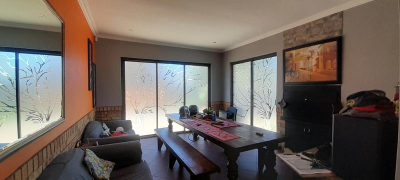 To Let 3 Bedroom Property for Rent in Amberfield Gauteng