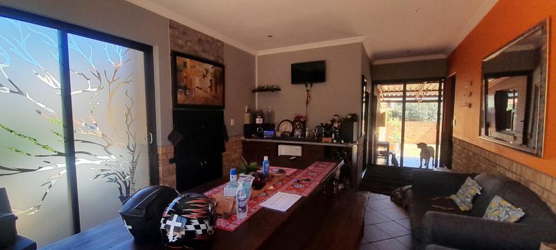 To Let 3 Bedroom Property for Rent in Amberfield Gauteng
