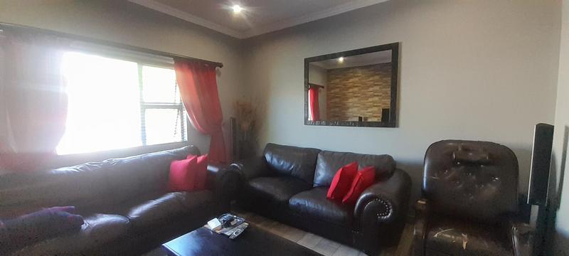 To Let 3 Bedroom Property for Rent in Amberfield Gauteng