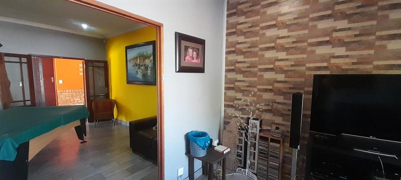 To Let 3 Bedroom Property for Rent in Amberfield Gauteng