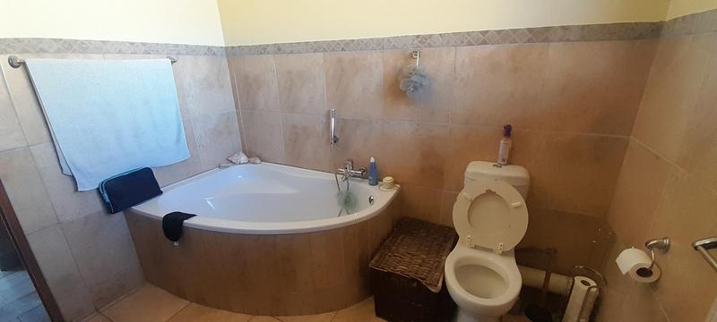 To Let 3 Bedroom Property for Rent in Amberfield Gauteng