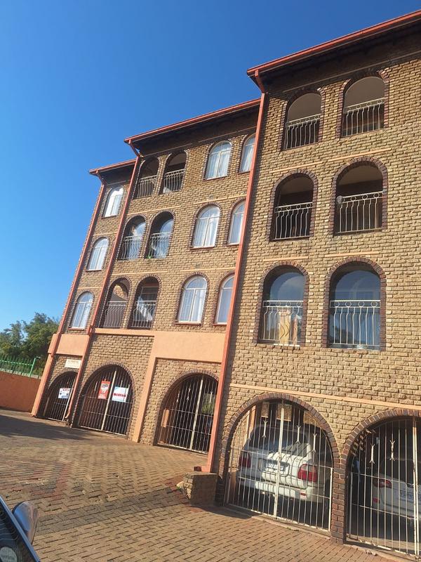 To Let 2 Bedroom Property for Rent in Florida Park Gauteng