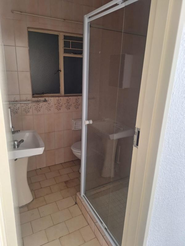 To Let 2 Bedroom Property for Rent in Florida Park Gauteng