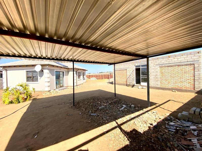 To Let 3 Bedroom Property for Rent in Azaadville Gardens Gauteng