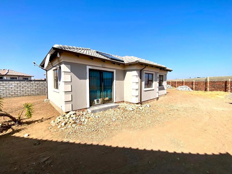 To Let 3 Bedroom Property for Rent in Azaadville Gardens Gauteng