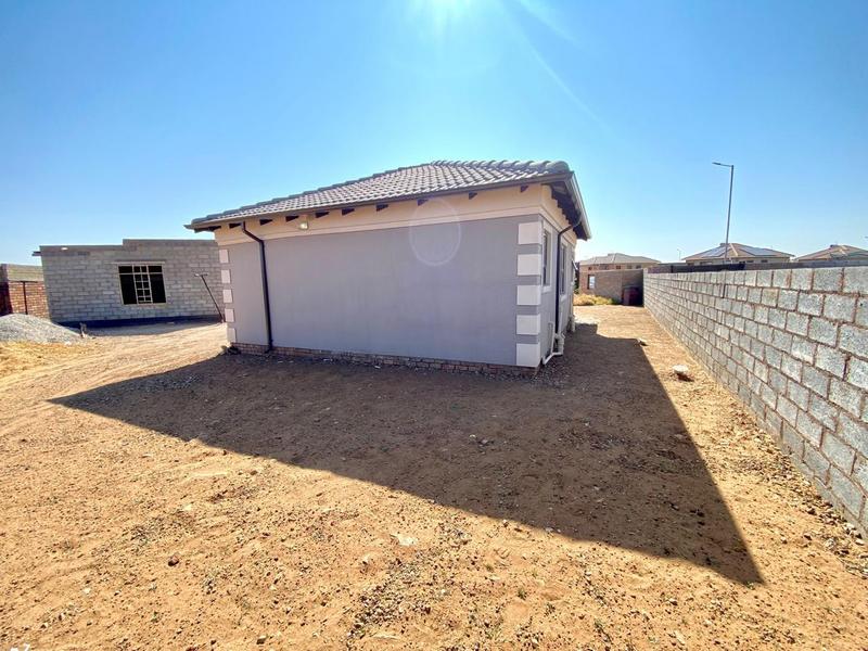 To Let 3 Bedroom Property for Rent in Azaadville Gardens Gauteng