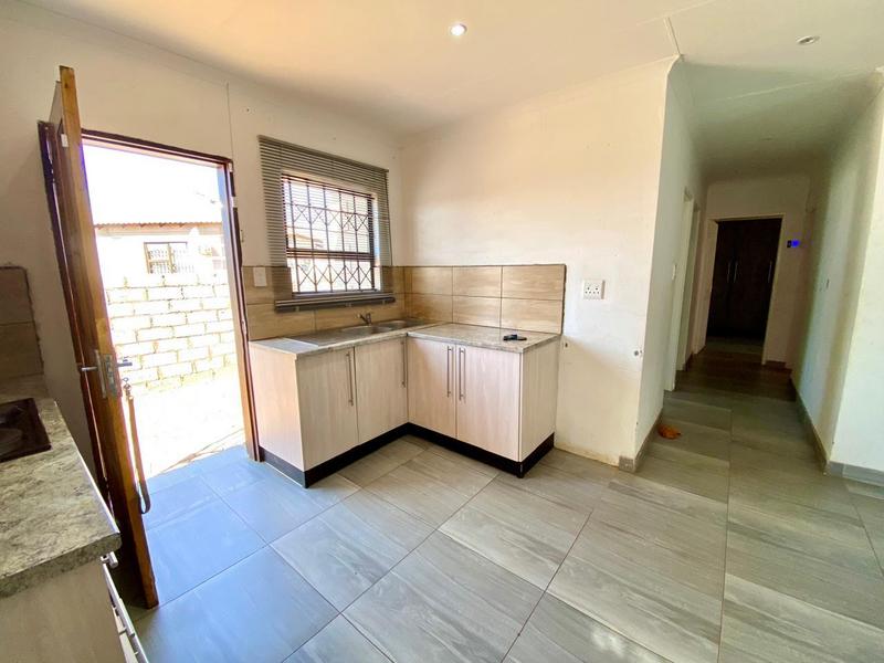 To Let 3 Bedroom Property for Rent in Azaadville Gardens Gauteng