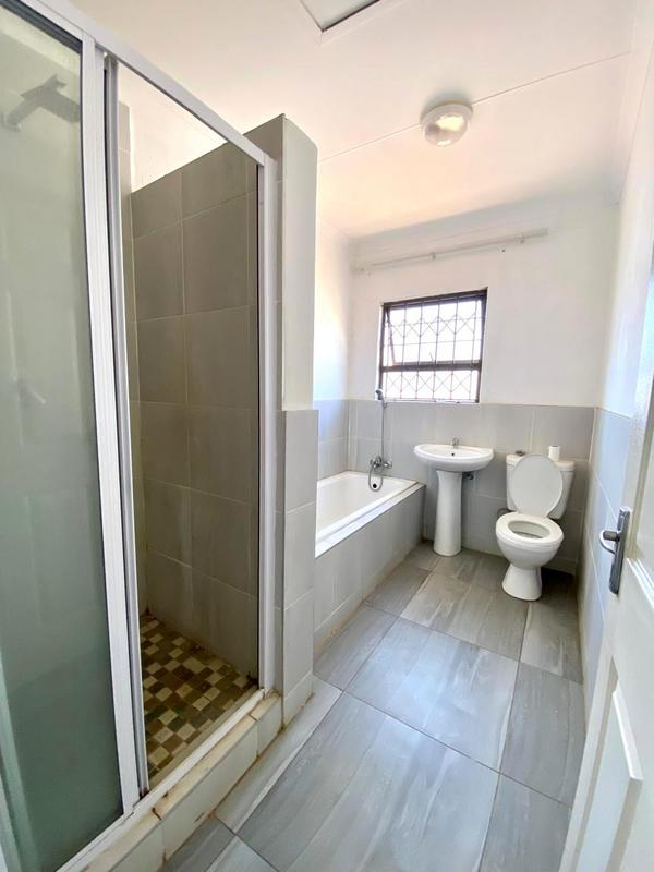 To Let 3 Bedroom Property for Rent in Azaadville Gardens Gauteng