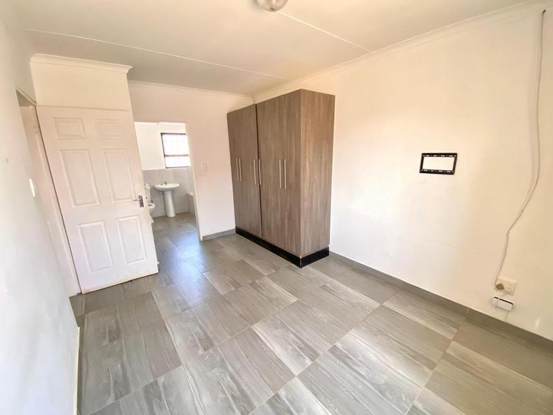 To Let 3 Bedroom Property for Rent in Azaadville Gardens Gauteng