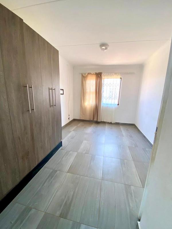 3 Bedroom Property for Sale in Azaadville Gardens Gauteng