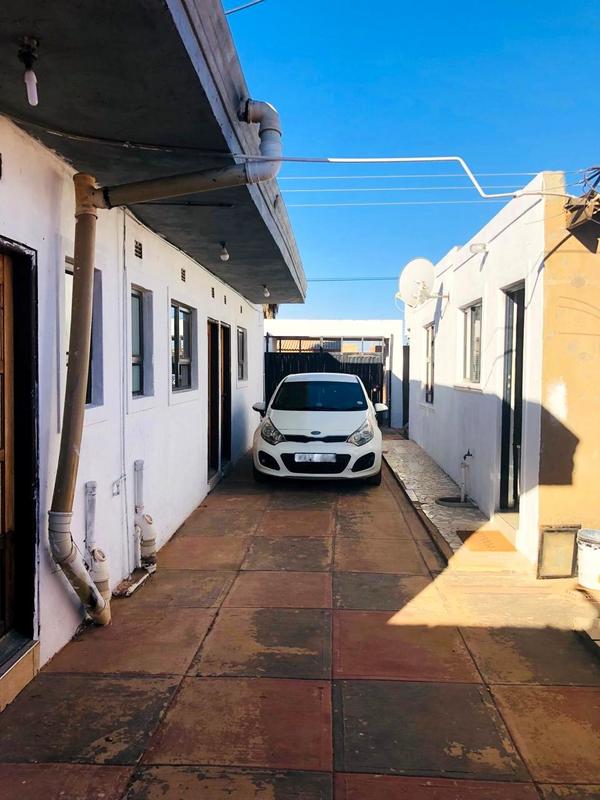 2 Bedroom Property for Sale in Bram Fischerville Gauteng