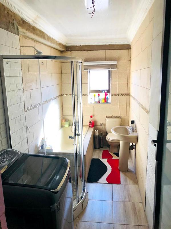 2 Bedroom Property for Sale in Bram Fischerville Gauteng
