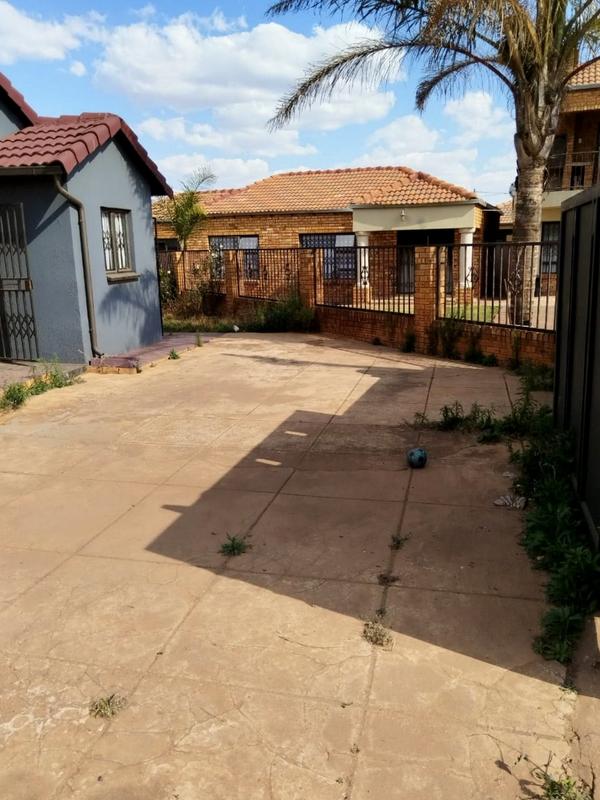 2 Bedroom Property for Sale in Vosloorus Gauteng