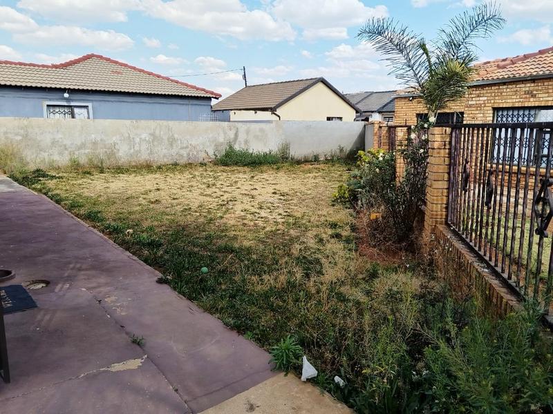 2 Bedroom Property for Sale in Vosloorus Gauteng