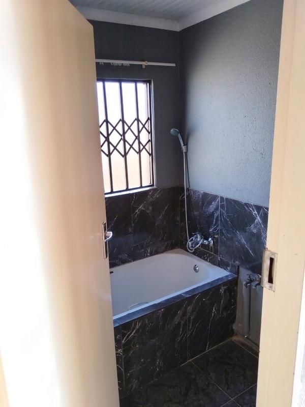 2 Bedroom Property for Sale in Vosloorus Gauteng