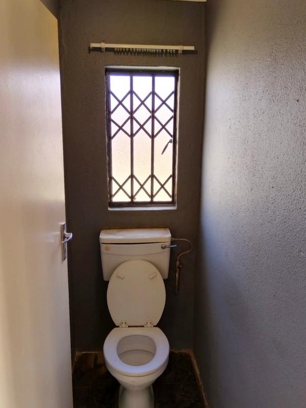 2 Bedroom Property for Sale in Vosloorus Gauteng